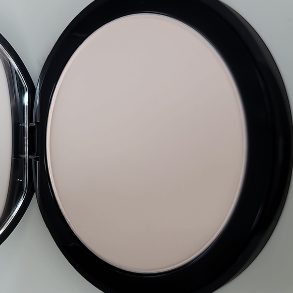 NARS Soft Matte Advanced Perfecting Powder "CLIFF" - Picture 6 of 7